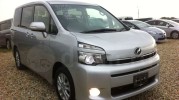 Toyota Voxy 2013