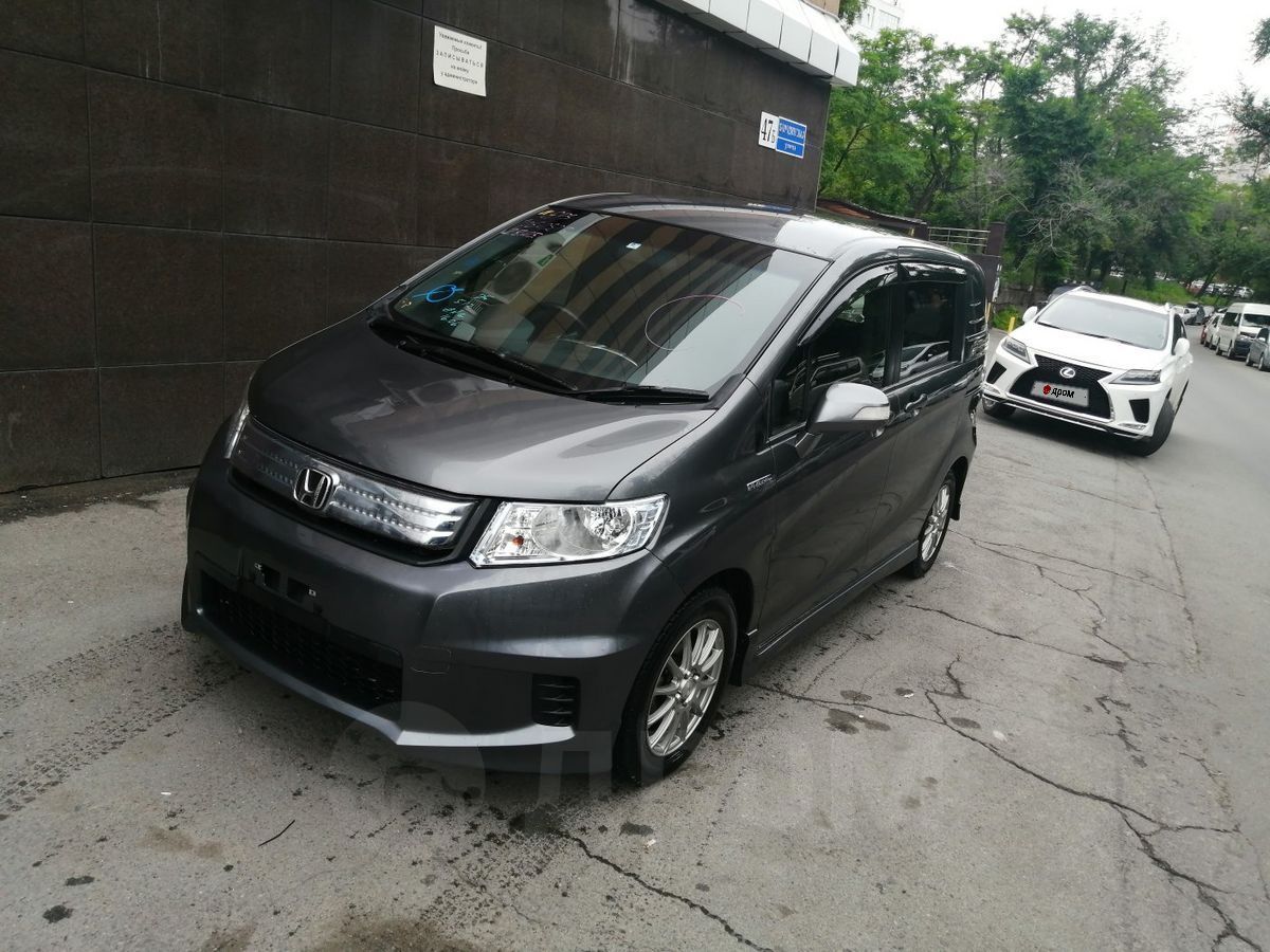 Honda Freed Spike 2012
